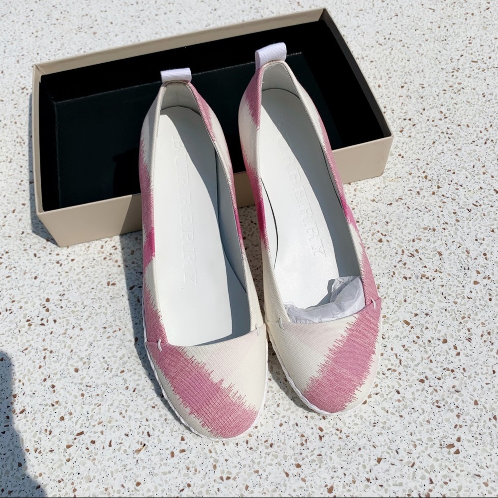 NIB Authentic Burberry Iris Check Ballet Flats